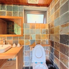 Bathroom in the Apple Deluxe Premium Room