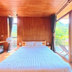 Deluxe bedroom at Mít's house