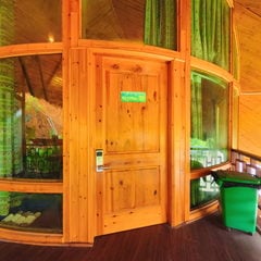 Cửa phòng Cộng Đồng VIP